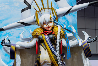 「京まふ2023」FGOブースレポート！ 公認コスプレイヤーたちの手厚いファンサービスに、U-オルガマリー等身大フィギュア、ド迫力の英霊ねぶたまで 画像