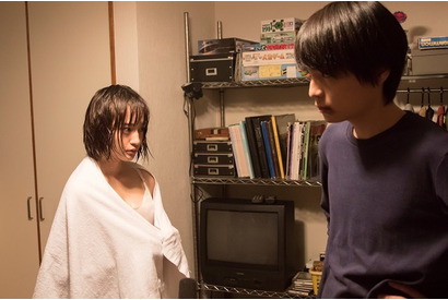 一貴を待ち受けていたのは伊織からの強烈ビンタ!?そんな時、海辺で一人の少女と出会う―連続ドラマ『I”s』、第７話のあらすじと先行カットを紹介 画像