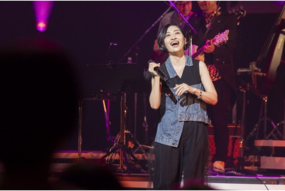 坂本真綾“ありがとうの気持ちを込めて”サプライズ「プラチナ」披露♪ ワンマンLIVE「記憶の図書館」約4カ月ぶりの振替公演レポ 画像