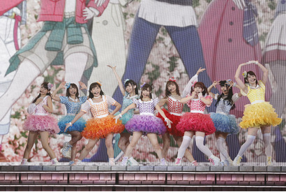 『ラブライブ！サンシャイン!!』Aqours、10人目のメンバーが架ける9色の虹、過去から未来へ駆け上がって「いまが最高！」【レポート】 画像