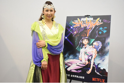 『新世紀エヴァンゲリオン』関連の楽曲を歌う高橋洋子、新曲「赤き月」で意識したことは「母性」【インタビュー】 画像