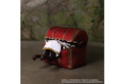 「葬送のフリーレン」“暗いよー！ 怖いよー！” あのミミックのシーンが特大ぬいぐるみで登場 画像