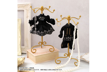 「NieR:Automata」2Bと9Sの衣装を細部まで再現！ 刺繍も美しいトルソー型アクセサリースタンド登場 画像