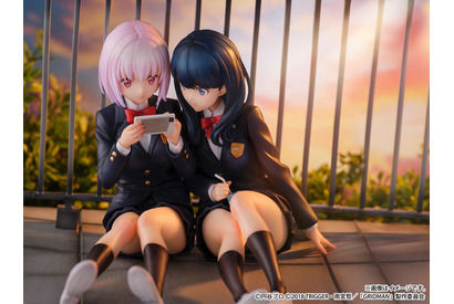 「SSSS.GRIDMAN」新条アカネ＆宝多六花、制服で寄り添う姿がエモい！渋スクフィギュアに登場 画像