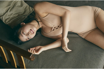 “服を着ているのに水着よりもセクシー”という新境地！ 小倉優香のデジタル写真集『ぐらぐら』の予約を受付中 画像