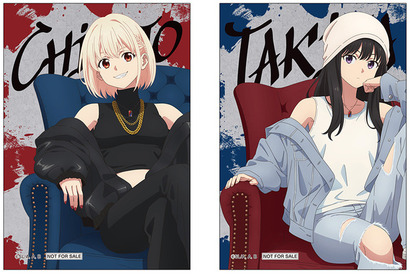 「リコリス・リコイル」千束のリコリス制服＆振袖、たきなのハワイ衣装…アニメイト秋葉原で舞台衣装展示♪ 描き下ろし新グッズも 画像