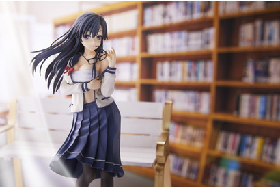脱ぎかけの制服から見える白い肌が麗しい……TVアニメ『俺を好きなのはお前だけかよ』”パンジー”こと「三色院董子 1/7スケールフィギュア」が登場 画像