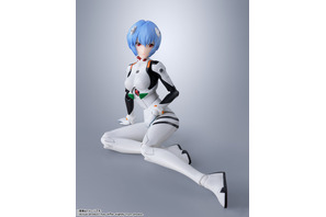「ヱヴァ新劇場版」綾波レイがプラグスーツ姿でフィギュア化！ 柔らかなポージング＆5種の表情パーツも 画像