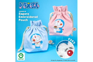 ドラえもんが、どら焼きと一緒で幸せそう♪ タケコプターなどひみつ道具を使う姿もアイテムに 画像