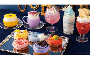 大人コーデのまどかたちとパーティ♪ 「魔法少女まどか☆マギカ」“ガールズパーティ”がコンセプトのテーマカフェ開催！描き下ろしグッズも 画像