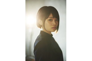 ニノミヤユイ、1stシングル「つらぬいて憂鬱」を7月15日にリリース。アニメ『ピーター・グリルと賢者の時間』OP主題歌にも決定