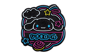「サンリオ」シナモロール、ポムポムプリンらが“ネオン看板風”ピンバッジに☆ 重厚感×ポップデザインの全8種がガチャに登場 画像
