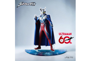 「ウルトラマンシリーズ」ゼロ&ティガの姿をデザイン！ カラータイマーネックレスをかけられるアクリルスタンド登場 画像