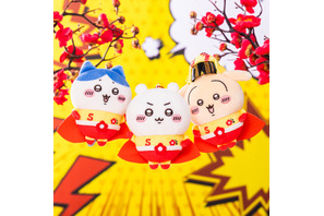 「ちいかわ」スッパイマン姿がかわいすぎる♪ 話題のコラボパッケージが待望の商品化！マスコットやTシャツなど全5アイテム登場 画像
