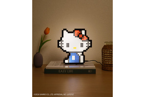 「ハロ～！キティでーす！」キティがあいさつしてくれる！レトロかわいいピクセルライトが登場 画像