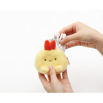 「えびふらいのしっぽ　ぬいぐるみミニポーチ」使用例（C）2025 SAN-X CO., LTD. ALL RIGHTS RESERVED.