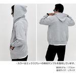 ジップパーカー着用イメージ