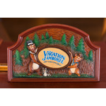 ミセスとコラボのベイマックスやきらびやかなパレードにキャッスルショーまで!“夜プラン”で満喫する東京ディズニーランド