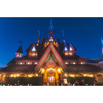 終演する「ビッグバンドビート」のイベントも開催中!暑さやわらぐレイトサマーの東京ディズニーシーを満喫