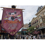 終演する「ビッグバンドビート」のイベントも開催中!暑さやわらぐレイトサマーの東京ディズニーシーを満喫