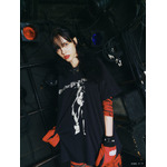 ONE PIECE×HYSTERIC GLAMOUR「NICO ROBIN TIMES Tシャツ」着用イメージ（C）O/S・F・T