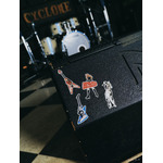 ONE PIECE×HYSTERIC GLAMOUR　購入者特典のステッカー使用イメージ（C）O/S・F・T