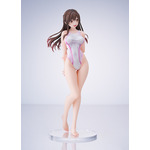「彼女、お借りします　水原千鶴 桃色ラインの競泳水着Ver.」19,800円（税込）（C）宮島礼吏・講談社／「彼女、お借りします」製作委員会2025
