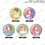 「TVスペシャルアニメ『五等分の花嫁＊』×GiGO キャンペーン 2025」ビッグ缶バッジ ストリートパーカー ver.（C）春場ねぎ・講談社／「五等分の花嫁＊」製作委員会