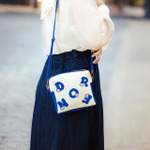 「ドラえもん未来デパートオリジナル ニットジャカードポーチショルダーバッグ ドラ文字アルファベット」