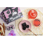 「クロミの黒いロールケーキ」