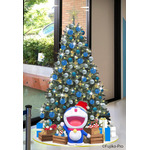 ドラえもんのクリスマスツリー♪「サンタメール」は1話丸ごと原画展示！クリスマスムードの「藤子・F・不二雄ミュージアム」 画像