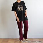 映画『鬼太郎誕生 ゲゲゲの謎』×石黒亜矢子コラボグッズ「クルーネックTシャツ（鬼太郎とねこ娘）」使用イメージ（C）映画「鬼太郎誕生ゲゲゲの謎」製作委員会