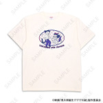 映画『鬼太郎誕生 ゲゲゲの謎』×石黒亜矢子コラボグッズ「クルーネックTシャツ（水木と沙代）」（C）映画「鬼太郎誕生ゲゲゲの謎」製作委員会