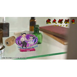 映画『鬼太郎誕生 ゲゲゲの謎』×石黒亜矢子コラボグッズ「アクリルスタンド（水木と沙代）」使用イメージ（C）映画「鬼太郎誕生ゲゲゲの謎」製作委員会