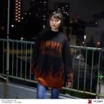 AIR TWOKYO『ゴジラVSデストロイア』グッズコレクション「バーニングゴジラ セーター」着用イメージ TM &(C)TOHO CO.,LTD.