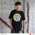 AIR TWOKYO『ゴジラVSデストロイア』グッズコレクション「シーンイラストTシャツ 2（バーニングゴジラ）」着用イメージ　TM ＆（C）TOHO CO.,LTD.