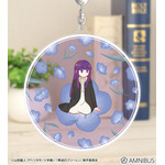 TVアニメ『葬送のフリーレン』フェルン Botania BIGアクリルキーホルダー　使用イメージ（C）山田鐘人・アベツカサ／小学館／「葬送のフリーレン」製作委員会