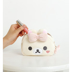 サンエックス「Makeup Rilakkuma ミラー付ぬいぐるみポーチ」コリラックマ　使用イメージ（C）2025 SAN-X CO., LTD. ALL RIGHTS RESERVED.