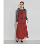 TVアニメ『らんま1/2』× earth music＆ecology Japan Label「チャイナスカート」ボルドー　着用イメージ（C）高橋留美子・小学館/「らんま1/2」製作委員会