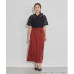 TVアニメ『らんま1/2』× earth music＆ecology Japan Label「チャイナスカート」ボルドー　着用イメージ（C）高橋留美子・小学館/「らんま1/2」製作委員会