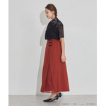 TVアニメ『らんま1/2』× earth music＆ecology Japan Label「チャイナスカート」ボルドー　着用イメージ（C）高橋留美子・小学館/「らんま1/2」製作委員会