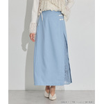 TVアニメ『らんま1/2』× earth music＆ecology Japan Label「チャイナスカート」ライトブルー　着用イメージ（C）高橋留美子・小学館/「らんま1/2」製作委員会