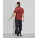 TVアニメ『らんま1/2』× earth music＆ecology Japan Label「チャイナレースシャツ」ボルドー　着用イメージ（C）高橋留美子・小学館/「らんま1/2」製作委員会