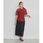 TVアニメ『らんま1/2』× earth music＆ecology Japan Label「チャイナレースシャツ」ボルドー　着用イメージ（C）高橋留美子・小学館/「らんま1/2」製作委員会