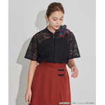 TVアニメ『らんま1/2』× earth music＆ecology Japan Label「チャイナレースシャツ」ブラック　着用イメージ（C）高橋留美子・小学館/「らんま1/2」製作委員会