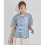 TVアニメ『らんま1/2』× earth music＆ecology Japan Label「チャイナレースシャツ」ライトブルー　着用イメージ（C）高橋留美子・小学館/「らんま1/2」製作委員会