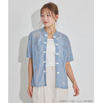 TVアニメ『らんま1/2』× earth music＆ecology Japan Label「チャイナレースシャツ」ライトブルー　着用イメージ（C）高橋留美子・小学館/「らんま1/2」製作委員会