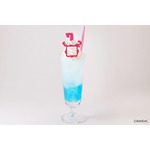 コラボドリンク（全 3 種類）990 円（税込）※画像はイメージです。実際の商品と異なる場合がございます。