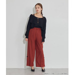 TVアニメ『らんま1/2』× earth music＆ecology Japan Label「チャイナパンツ」ボルドー　着用イメージ（C）高橋留美子・小学館/「らんま1/2」製作委員会