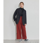 TVアニメ『らんま1/2』× earth music＆ecology Japan Label「チャイナパンツ」ボルドー　着用イメージ（C）高橋留美子・小学館/「らんま1/2」製作委員会